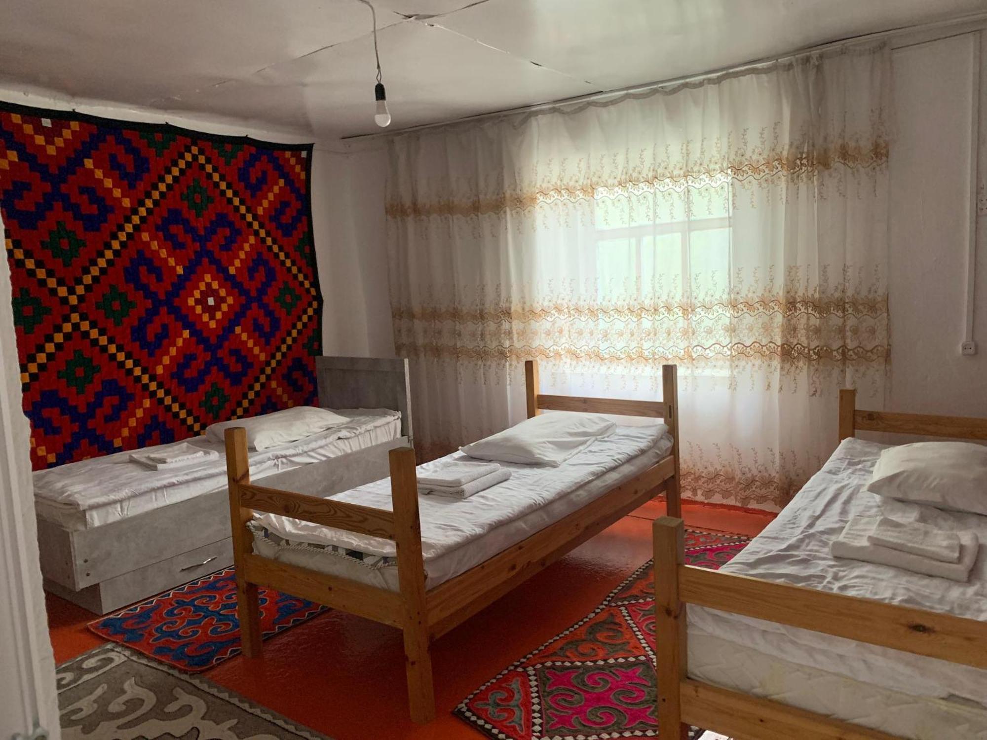 Naryn Guest House Ngoại thất bức ảnh