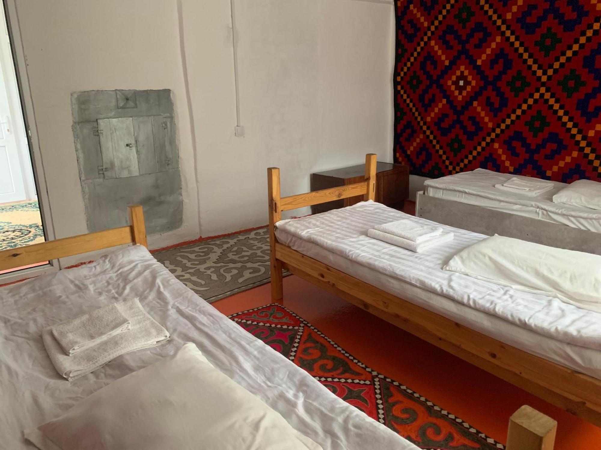 Naryn Guest House Ngoại thất bức ảnh