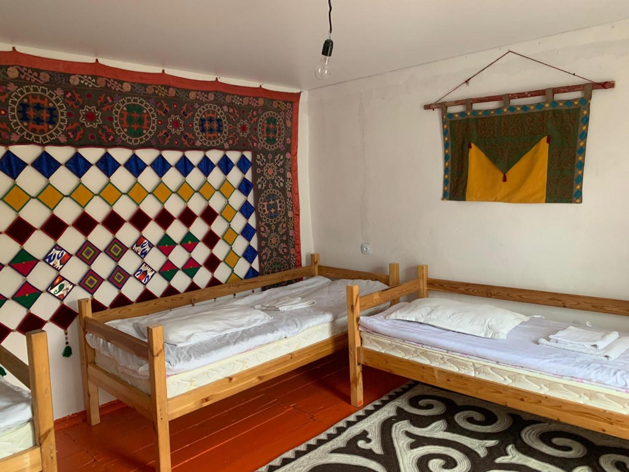 Naryn Guest House Ngoại thất bức ảnh