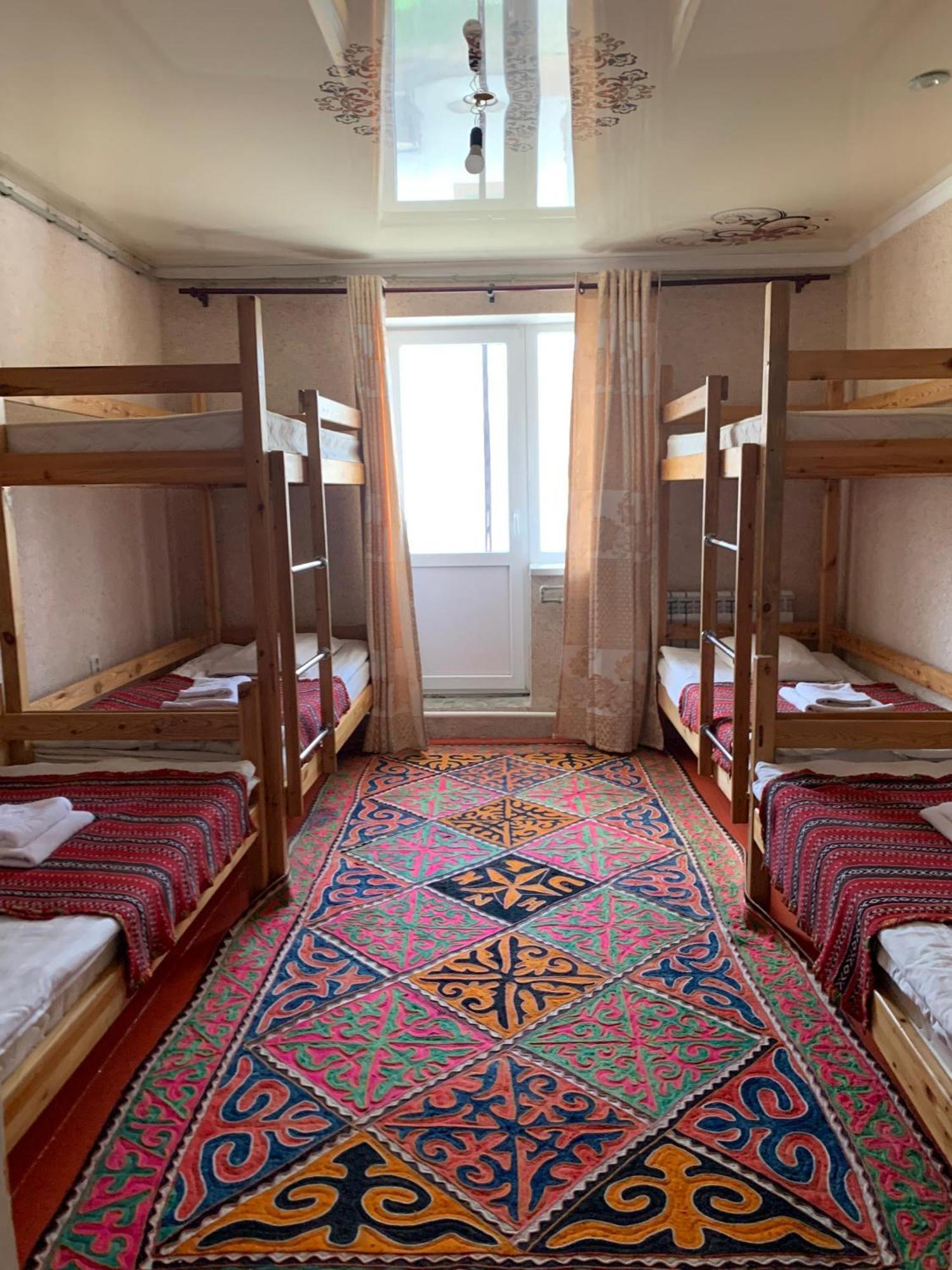 Naryn Guest House Ngoại thất bức ảnh